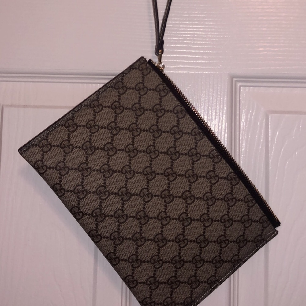 Gucci wristlet